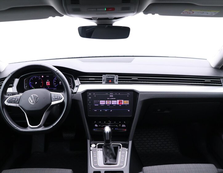 Volkswagen Passat 25