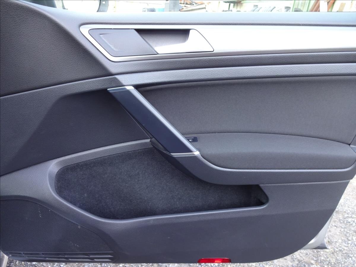 Volkswagen Golf Kombi 1,2 l 77 kw