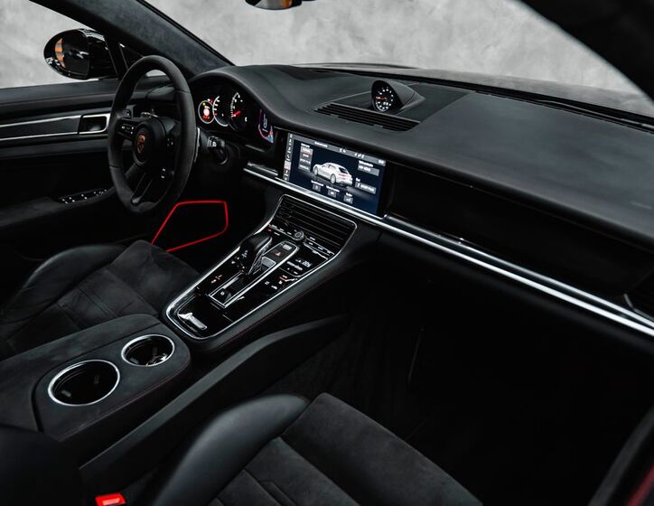 Porsche Panamera 26
