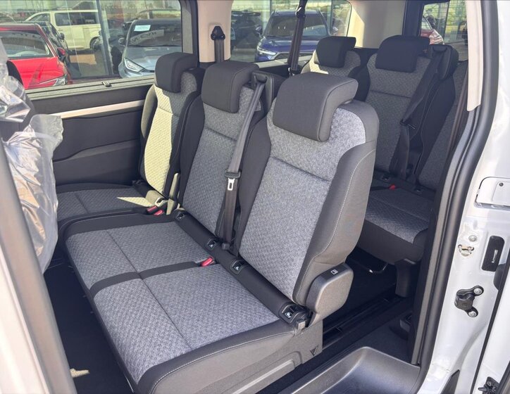 Toyota ProAce Verso 11