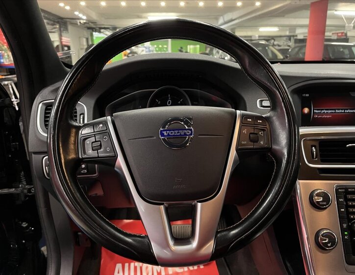 Volvo V60 Kombi 2,4 l 140 kw