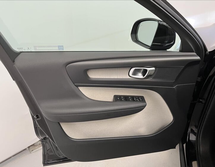 Volvo XC40 27