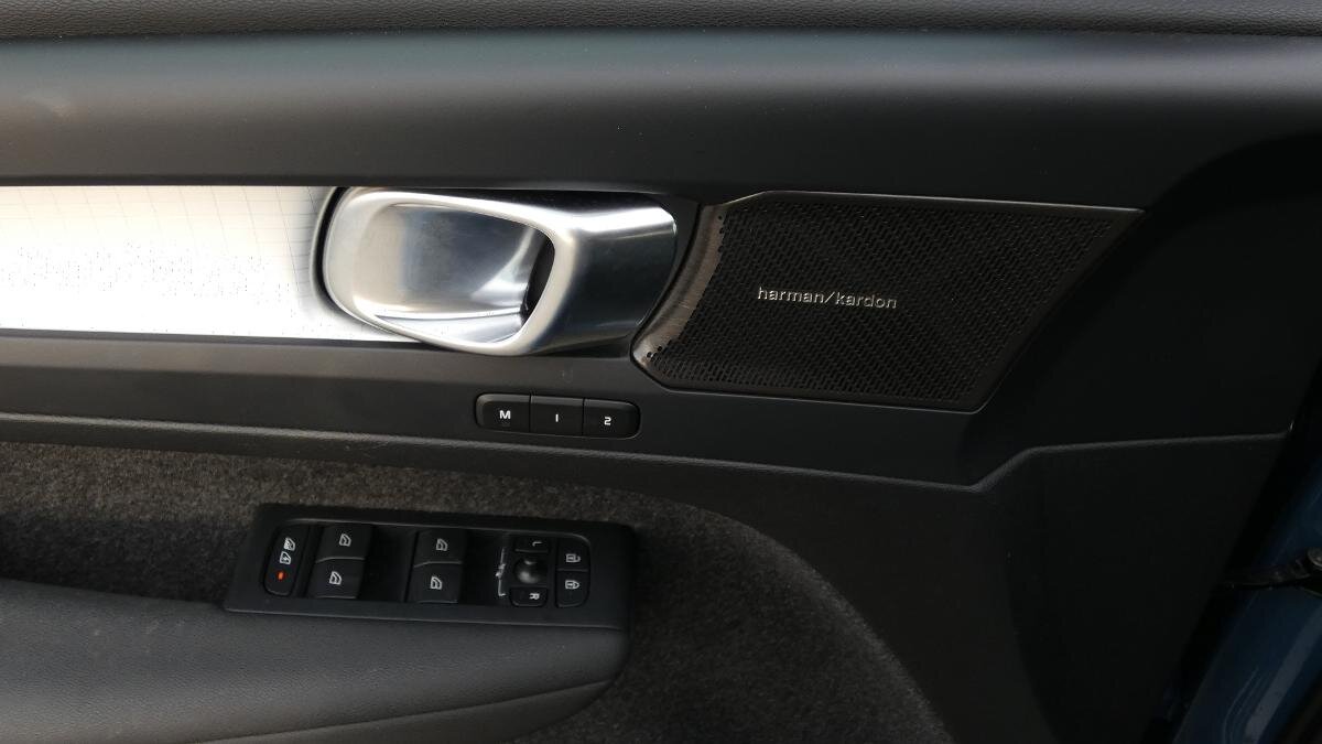 Volvo XC40 SUV / Terénní 2,0 l 120 kw