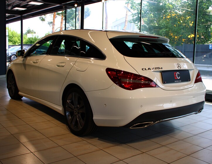 Mercedes-Benz CLA 4