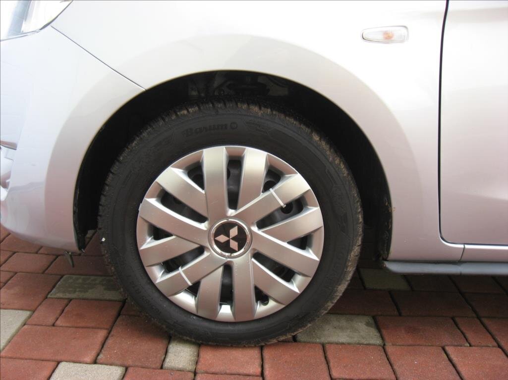 Mitsubishi Space Star Hatchback 999,0 52 kw