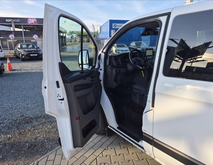 Ford Tourneo Custom MPV 2,0 l 96 kw