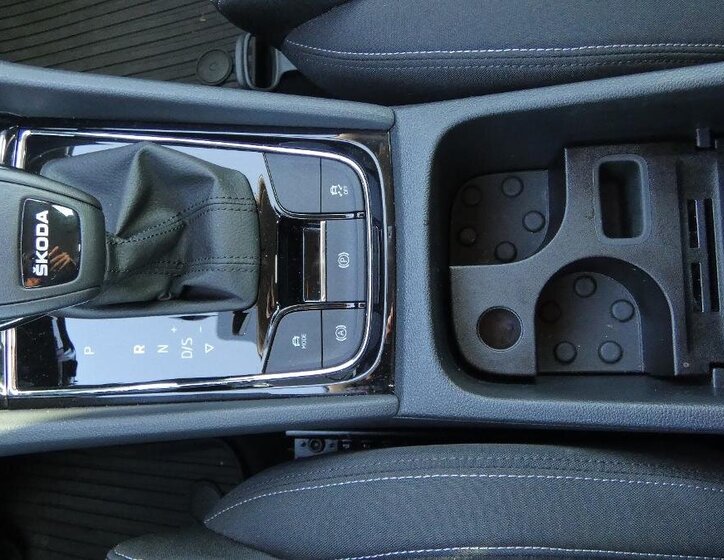 Škoda Karoq SUV / Terénní 1,5 l 110 kw