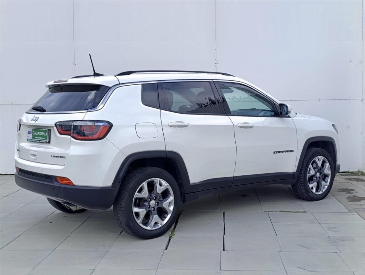 Jeep Compass SUV 2,0 l 125 kw