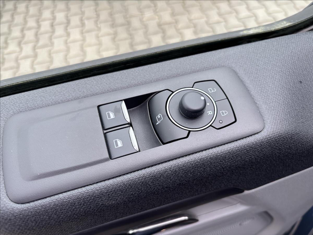 Ford Tourneo Custom Kombi 2,0 l 125 kw