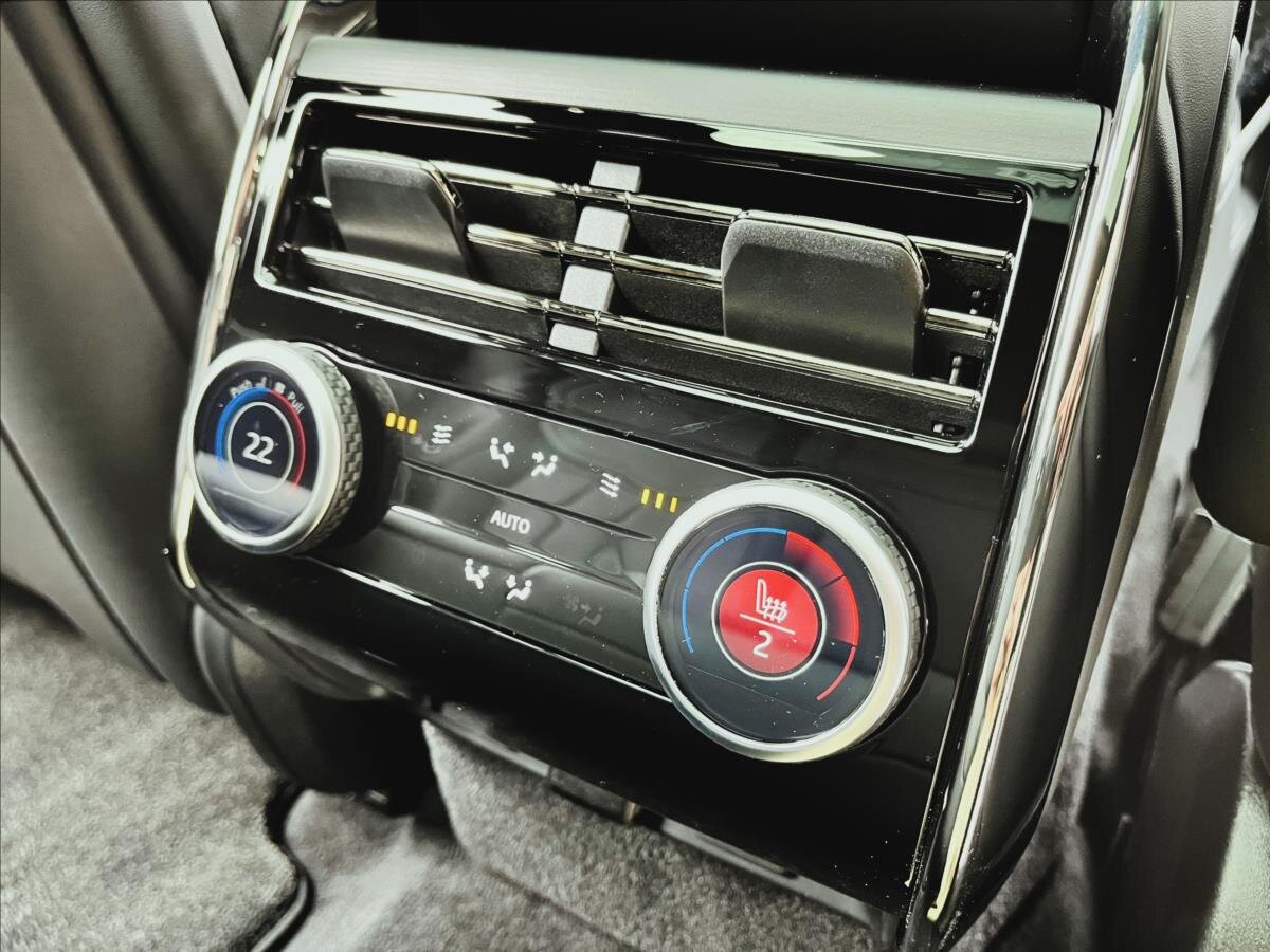 Land Rover Range Rover Sport SUV / Terénní 4,4 l 390 kw