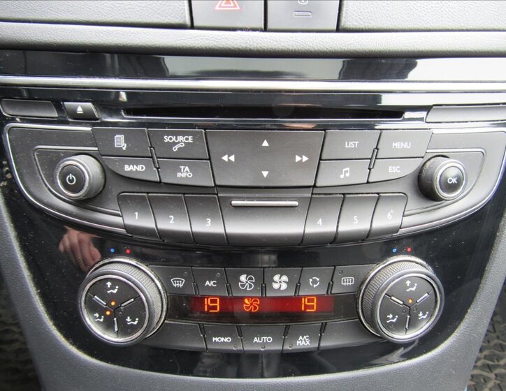 Peugeot 508 Kombi 2,0 l 103 kw