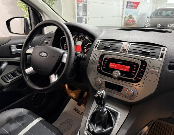 Ford Kuga SUV / Terénní 2,0 l 100 kw