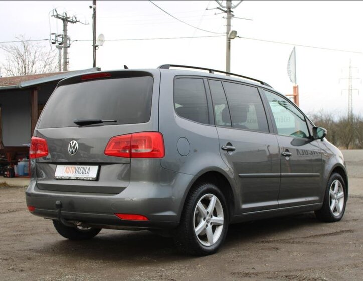 Volkswagen Touran 5