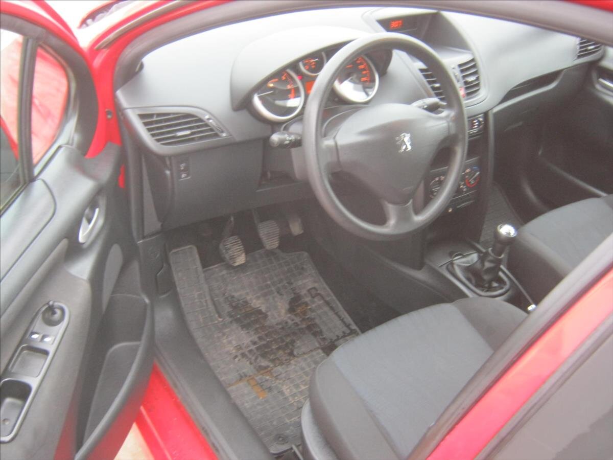 Peugeot 207 Kombi 1,4 l 54 kw