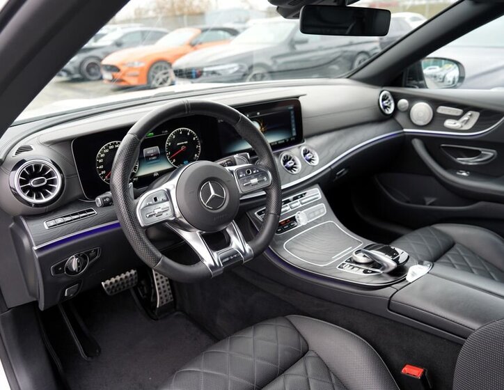 Mercedes-Benz Třídy E 28