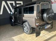 Land Rover Defender 9