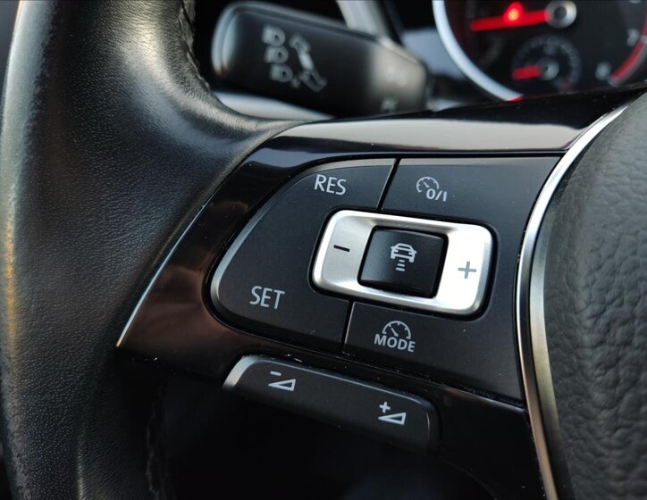 Volkswagen Touran MPV 1,2 l 81 kw