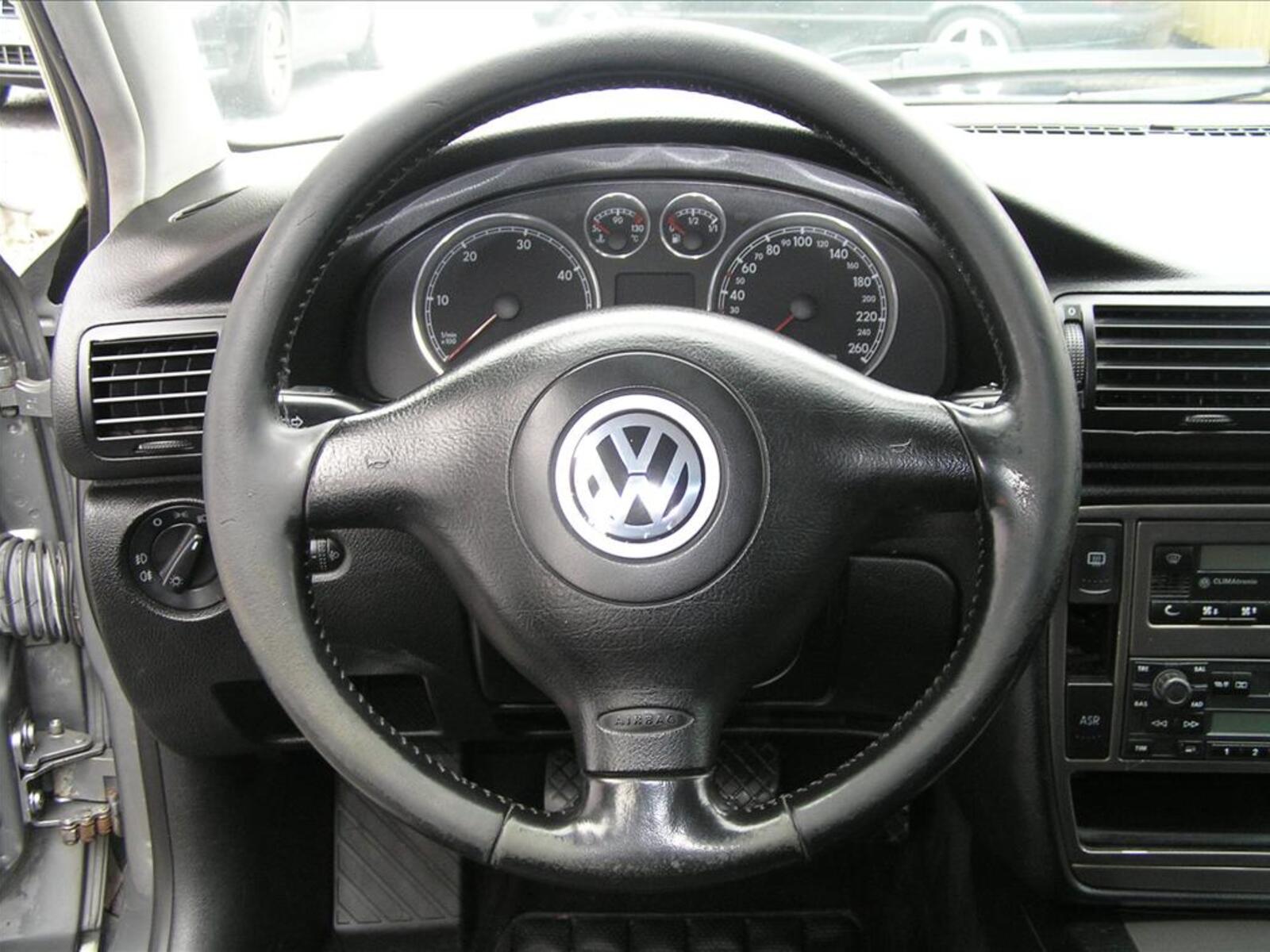 Volkswagen Passat 13