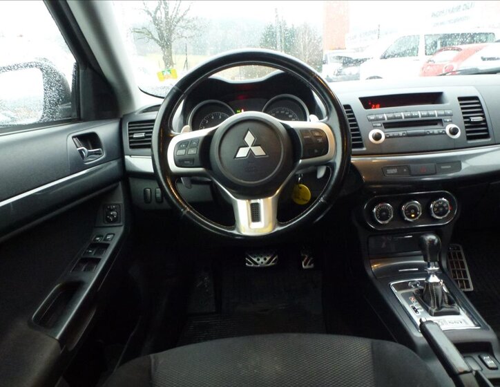 Mitsubishi Lancer Hatchback 2,0 l 217 kw