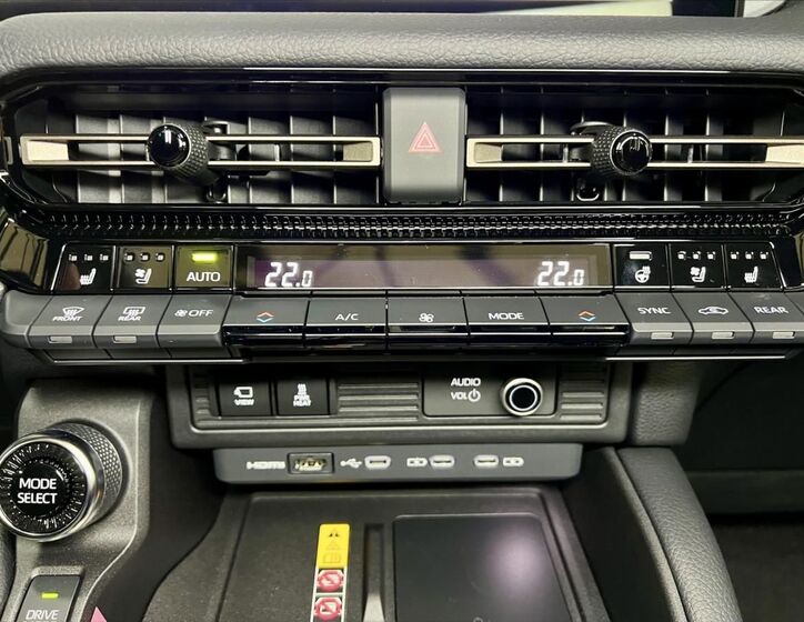 Toyota Land Cruiser 24