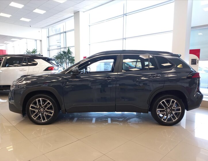 Toyota Corolla Cross CUV 2,0 l 112 kw