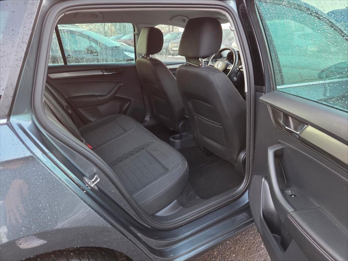 Škoda Rapid Hatchback 999,0 81 kw