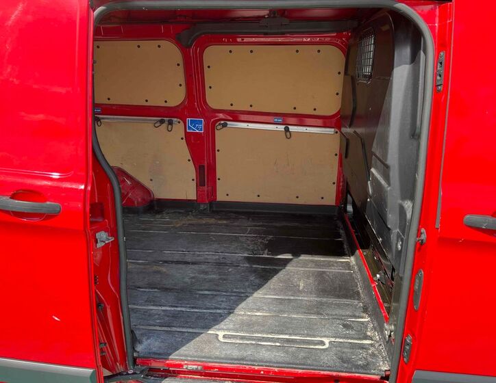 Ford Transit Custom 16