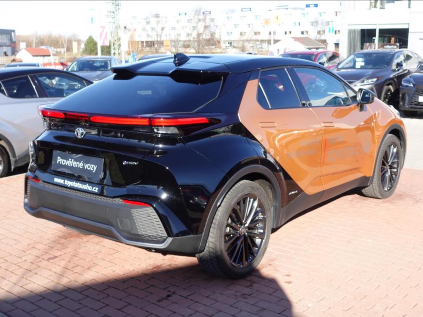 Toyota C-HR 4