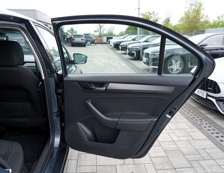 Škoda Rapid Hatchback 999,0 70 kw