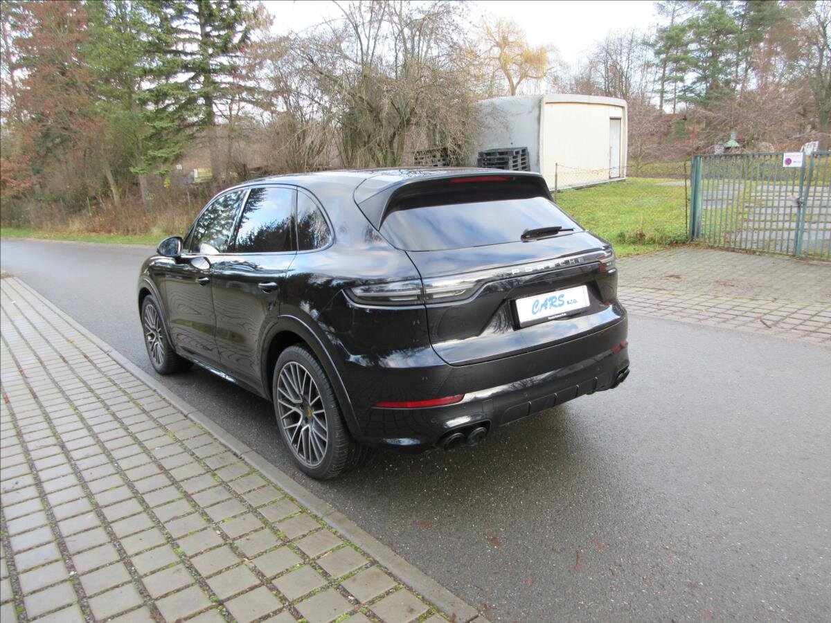 Porsche Cayenne Kombi 2,9 l 324 kw