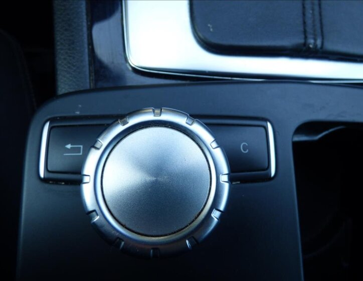 Mercedes-Benz Třídy C Sedan / Limuzína 2,1 l 88 kw