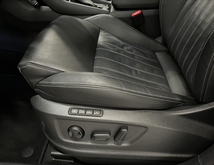 Škoda Karoq SUV / Terénní 2,0 l 140 kw