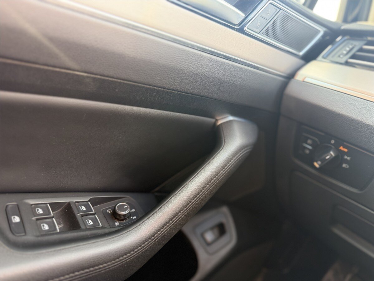 Volkswagen Passat Sedan / Limuzína 2,0 l 110 kw