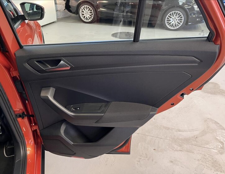 Volkswagen T-Roc SUV 1,5 l 110 kw