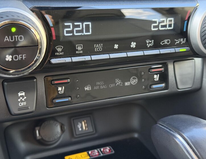 Toyota RAV4 SUV / Terénní 2,5 l 131 kw