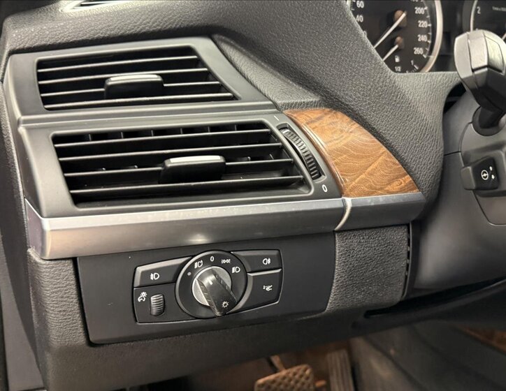 BMW X6 SUV / Terénní 3,0 l 225 kw