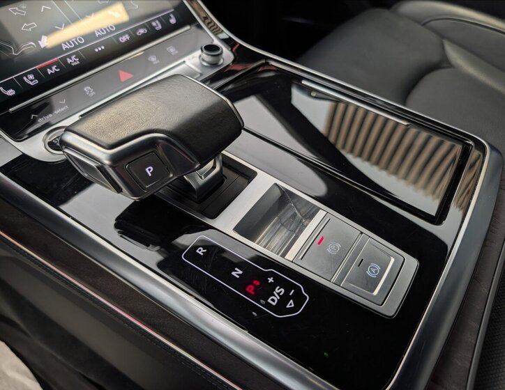 Audi Q8 Hatchback 3,0 l 250 kw