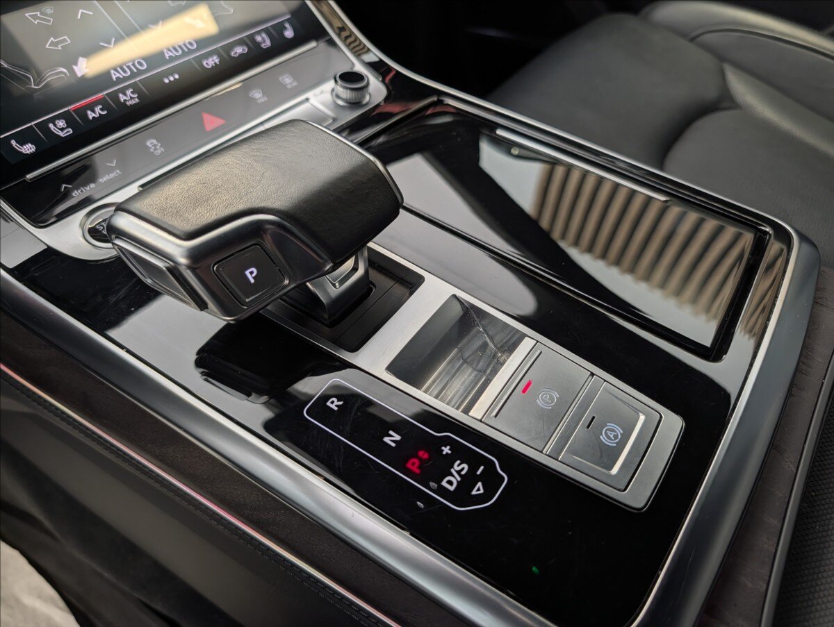 Audi Q8 Hatchback 3,0 l 250 kw