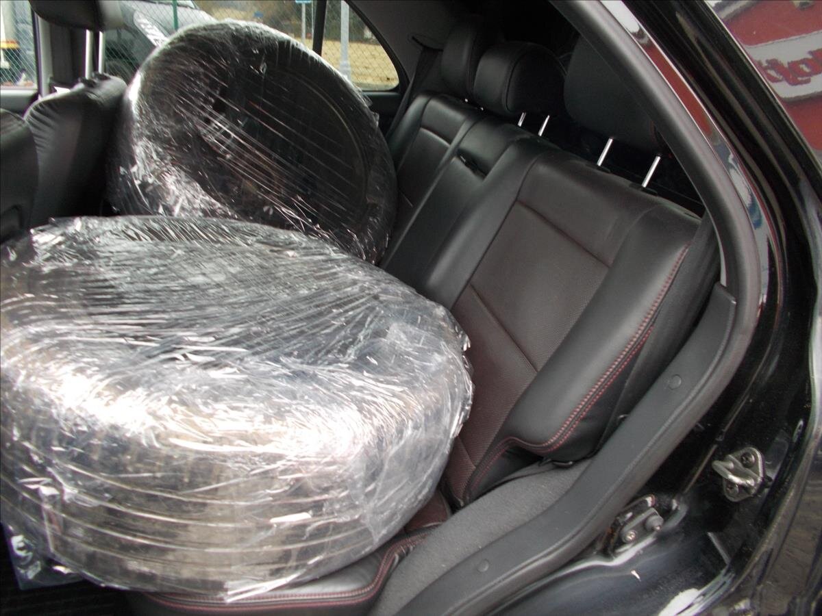 KIA Sorento SUV / Terénní 2,5 l 125 kw