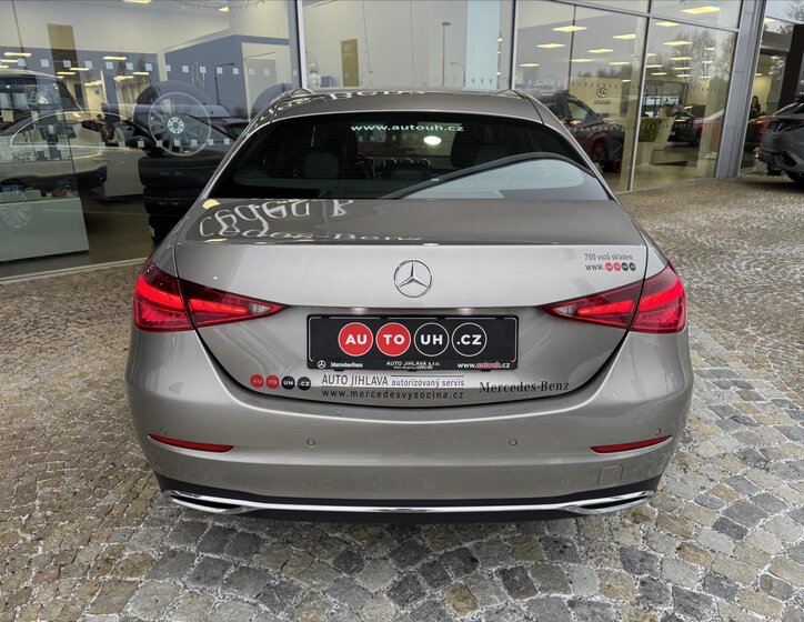Mercedes-Benz Třídy C Sedan / Limuzína 2,0 l 147 kw
