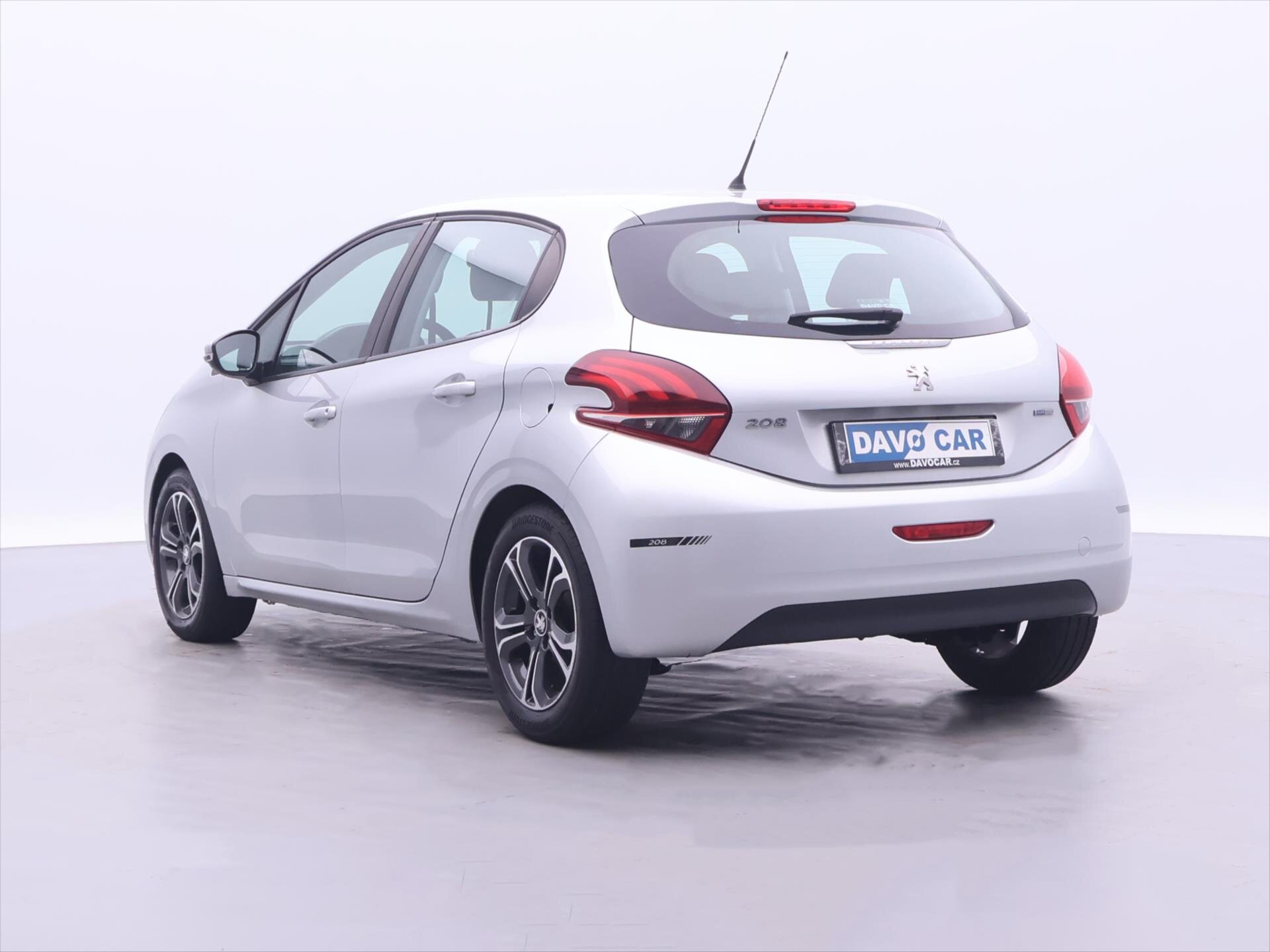 Peugeot 208 Hatchback 1,2 l 60 kw