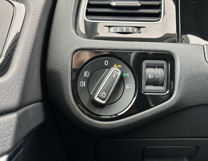 Volkswagen Golf Hatchback 1,4 l 81 kw