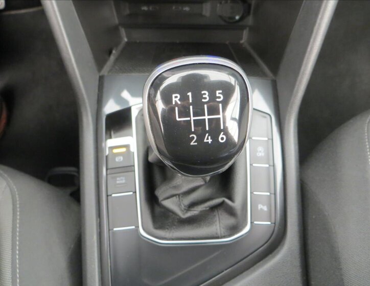 Volkswagen Tiguan SUV / Terénní 1,5 l 110 kw