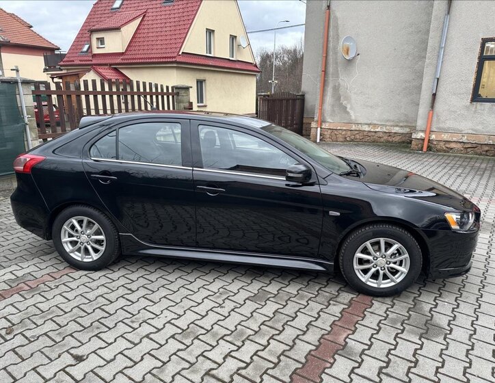 Mitsubishi Lancer Hatchback 1,6 l 86 kw