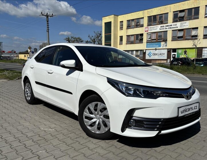 Toyota Corolla Sedan / Limuzína 1,6 l 97 kw