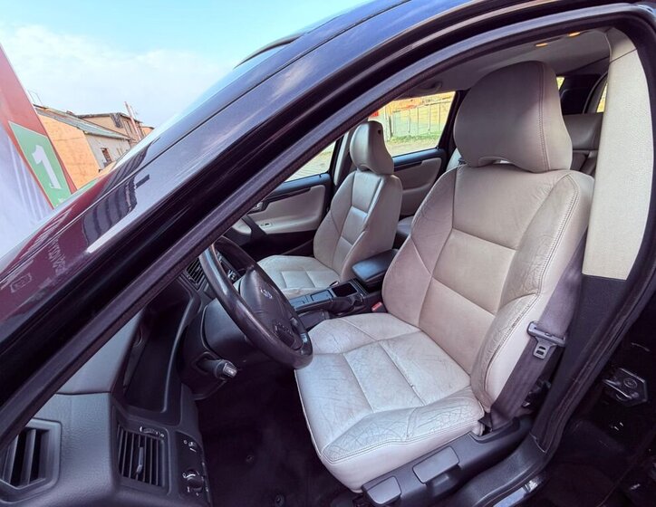 Volvo V70 Kombi 2,4 l 120 kw