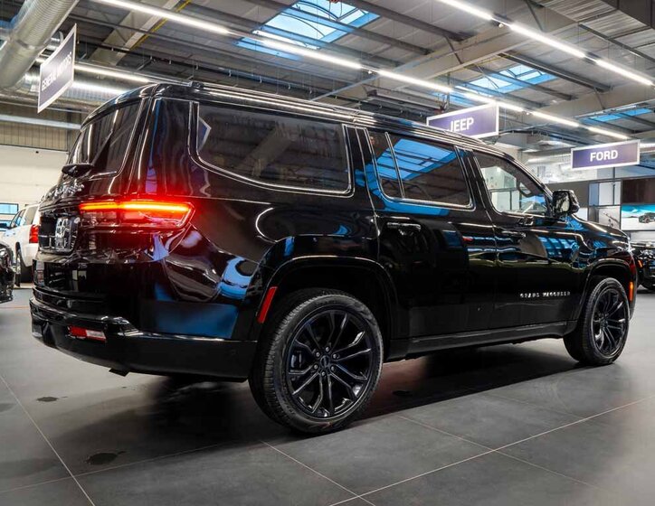 Jeep Grand Wagoneer SUV / Terénní 6,4 l 351 kw