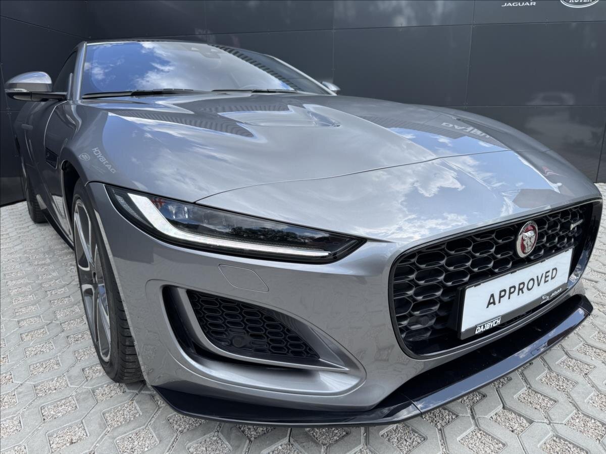 Jaguar F-Type Kupé 2,0 l 221 kw