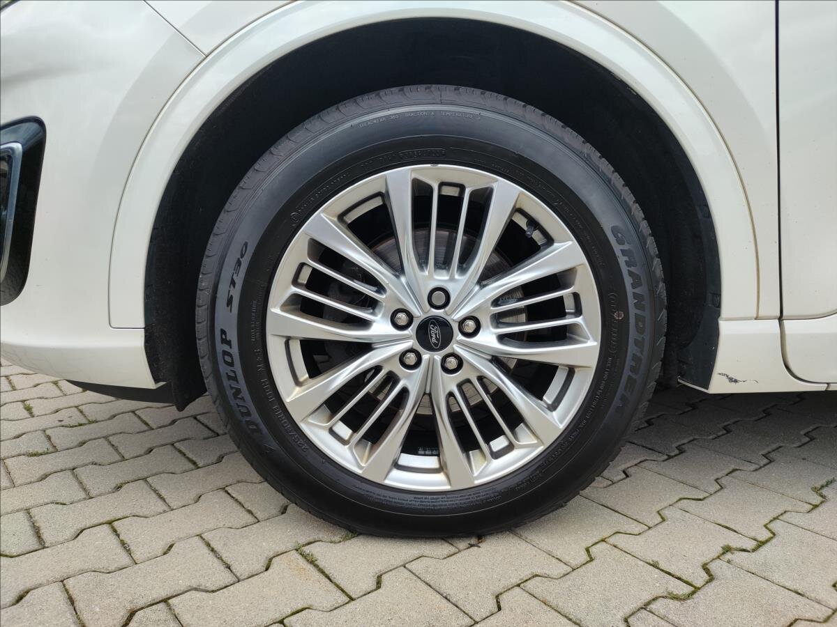 Ford Kuga SUV / Terénní 2,0 l 140 kw