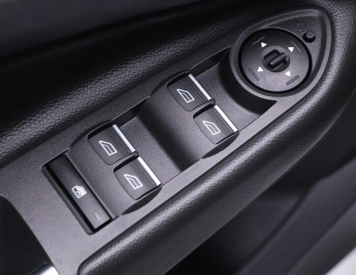 Ford Kuga SUV / Terénní 1,5 l 110 kw